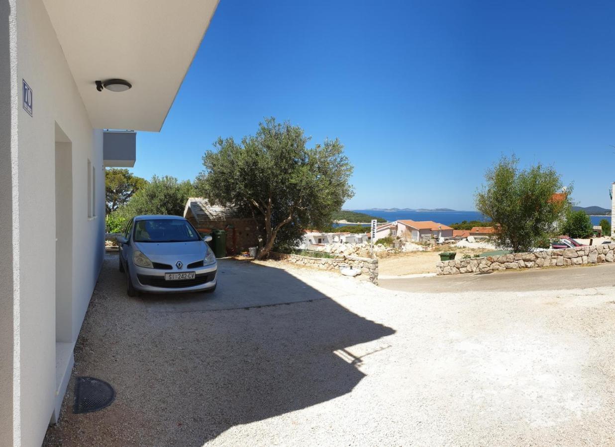 Apartments With A Parking Space Bilo, Primosten - 12870 Extérieur photo