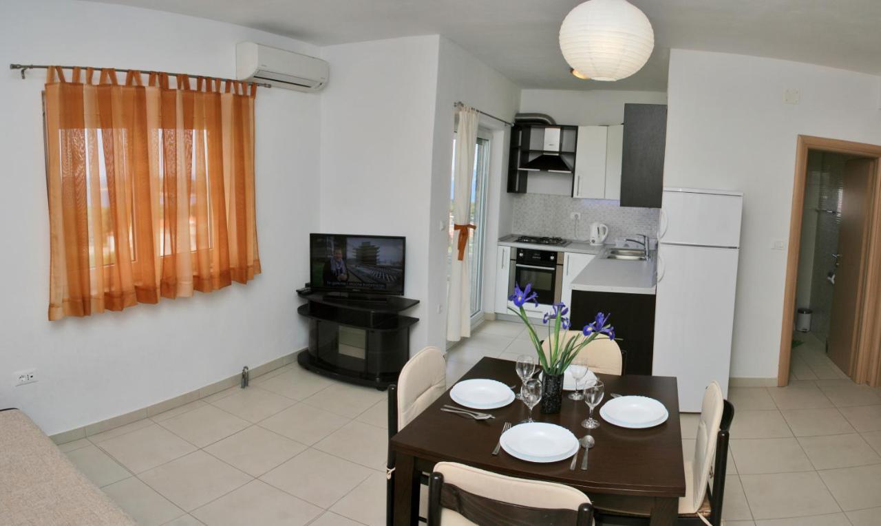 Apartments With A Parking Space Bilo, Primosten - 12870 Extérieur photo