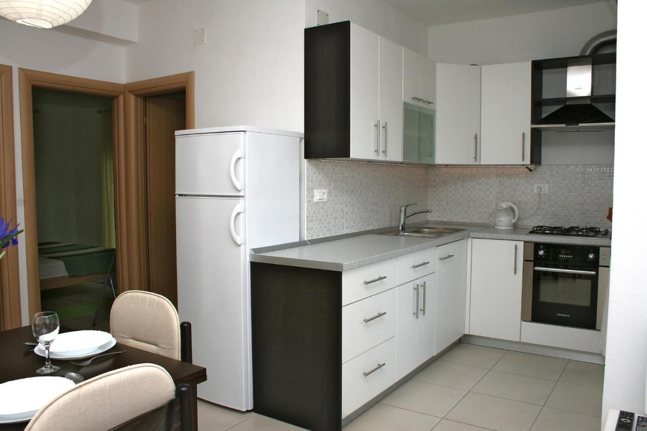 Apartments With A Parking Space Bilo, Primosten - 12870 Extérieur photo